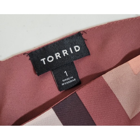 Torrid Double Layer Cami‎ Tank Top Size 1 Adjustable Straps Chevron Women's 1079 - Picture 4 of 6